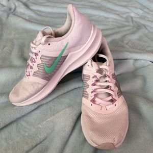 Nike Day Shifter sneakers